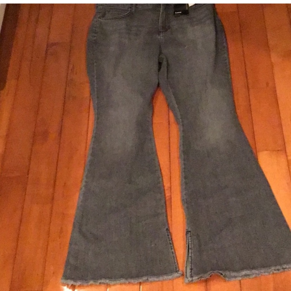 Bnwt Gray split 5 pocket bells Size 14. 🔔 12 is sold